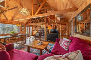 Coziest Cabin in Tahoe w Stone Fireplace Comfy Beds Close to Slopes & Lake Carnelian Bay